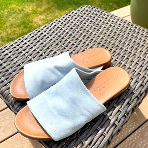 Sz 40 Bueno ladies leather slides